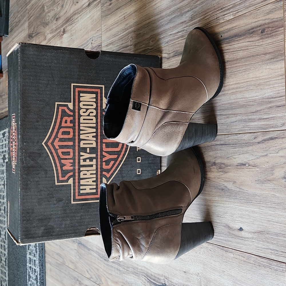 Booties - Picture 5 of 9